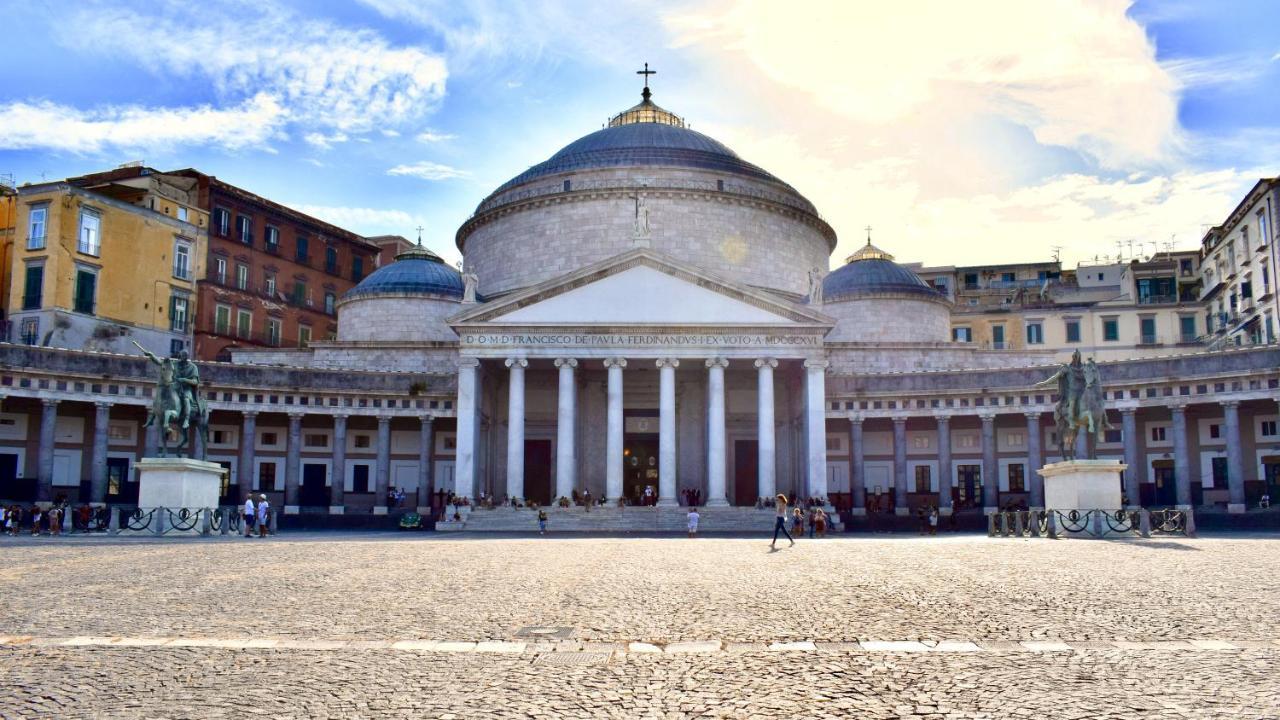 Grande & Caratteristico Dietro La Cattedrale * Napoli
